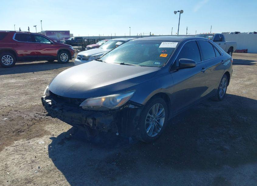 Photo 2 of 2017 Toyota Camry SE (VIN 4T1BF1FK3HU417635)