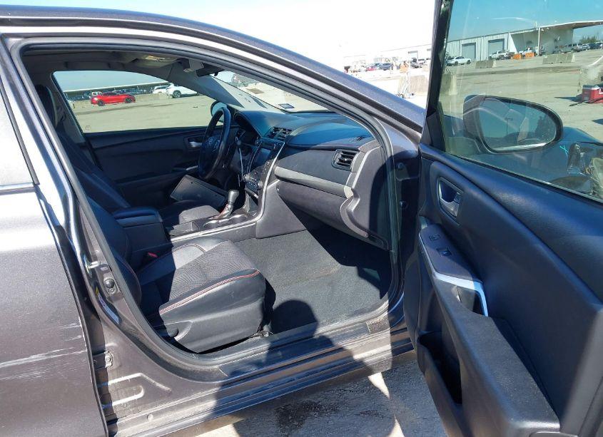 Photo 5 of 2017 Toyota Camry SE (VIN 4T1BF1FK3HU417635)