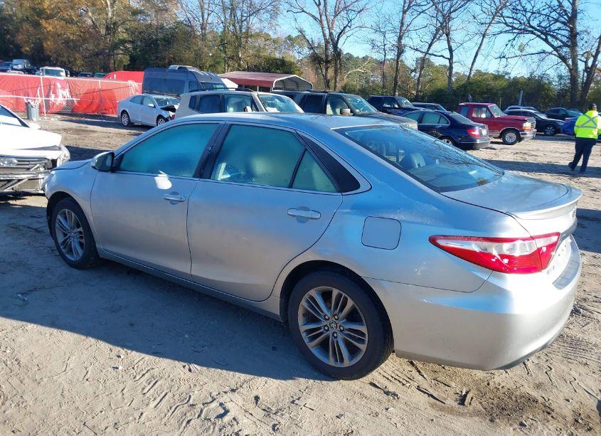 Photo 3 of 2017 Toyota Camry SE (VIN 4T1BF1FK3HU419823)