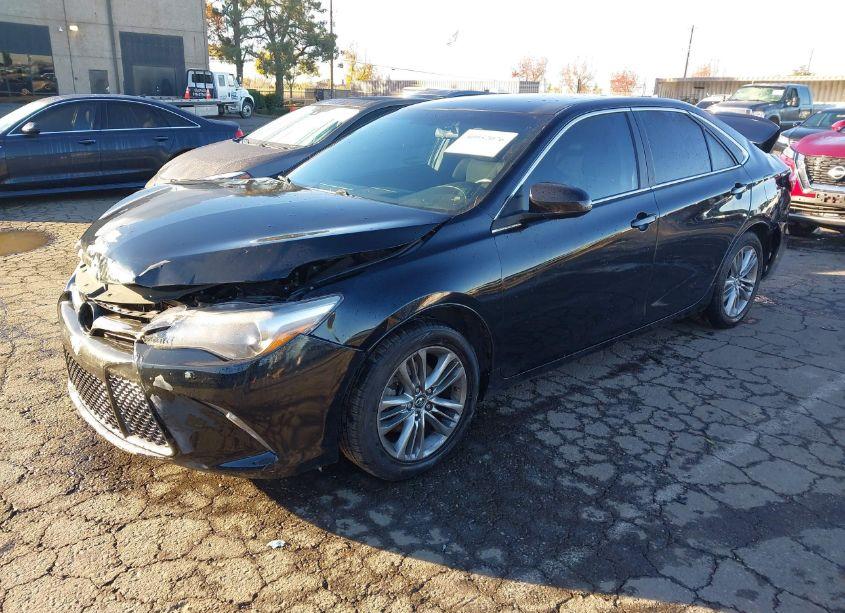 Photo 2 of 2017 Toyota Camry SE (VIN 4T1BF1FK3HU421913)