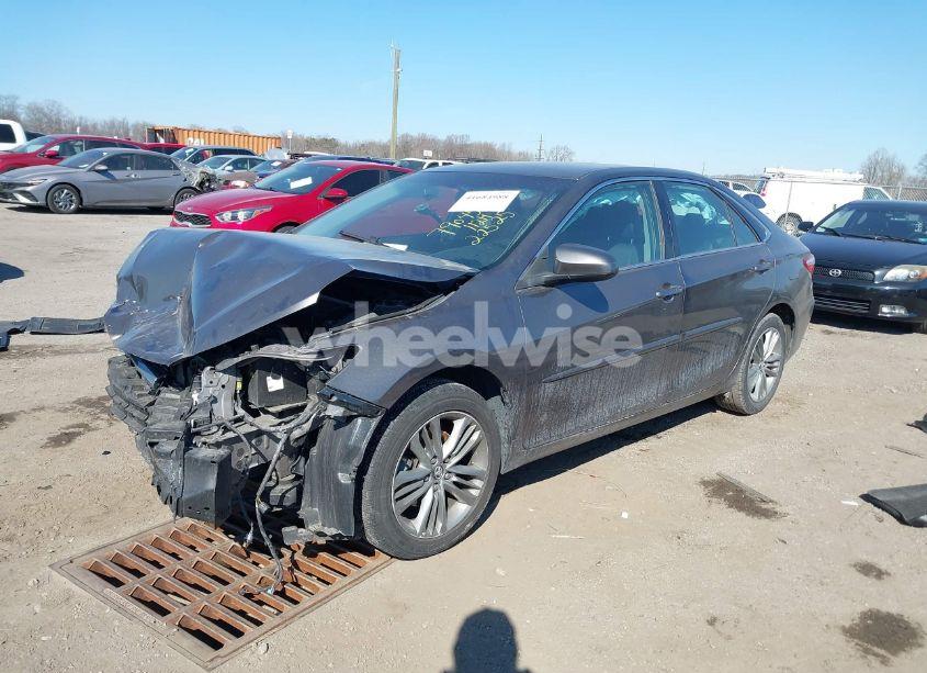 Photo 2 of 2017 Toyota Camry SE (VIN 4T1BF1FK3HU424732)