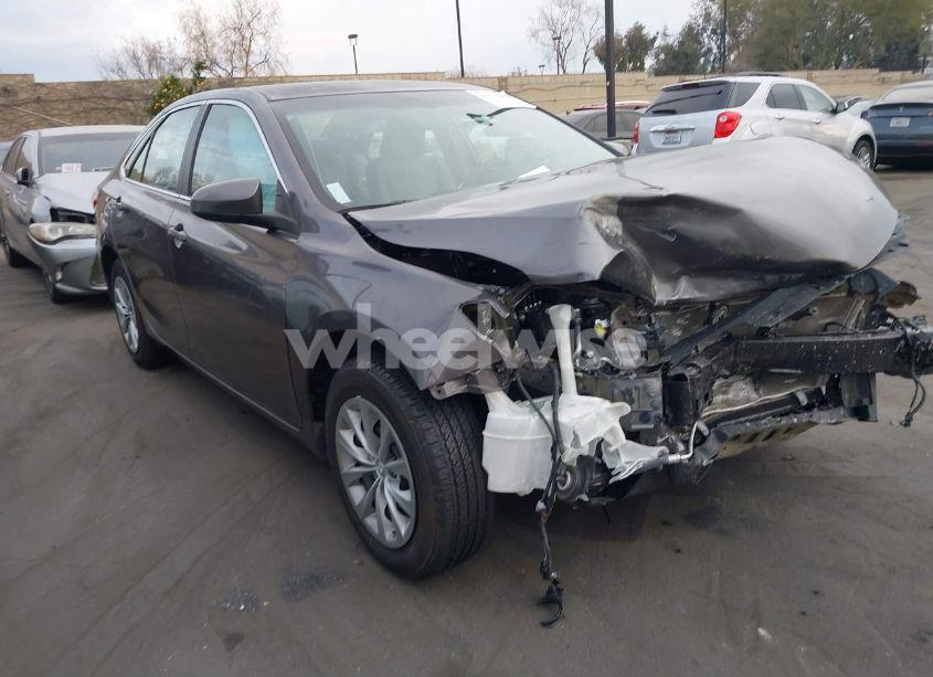 2017 Toyota Camry LE (VIN 4T1BF1FK3HU428408) main photo