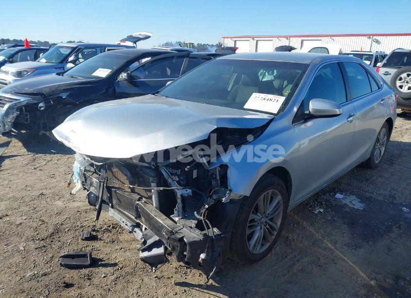 Photo 2 of 2017 Toyota Camry SE (VIN 4T1BF1FK3HU430532)