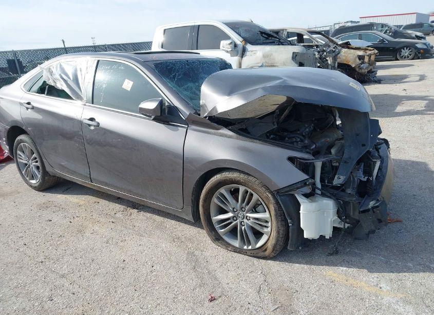 2017 Toyota Camry SE (VIN 4T1BF1FK3HU432670) main photo