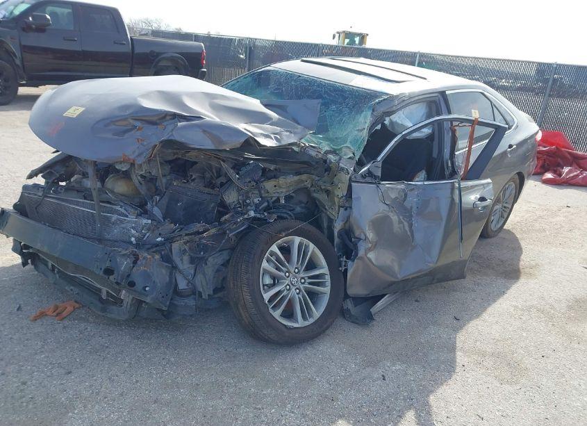 Photo 2 of 2017 Toyota Camry SE (VIN 4T1BF1FK3HU432670)