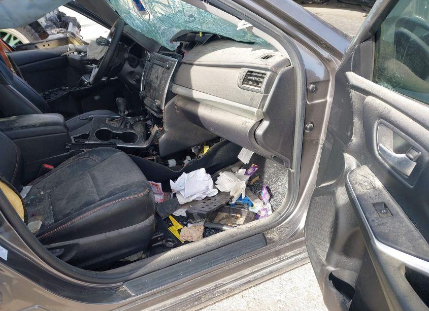 Photo 5 of 2017 Toyota Camry SE (VIN 4T1BF1FK3HU432670)