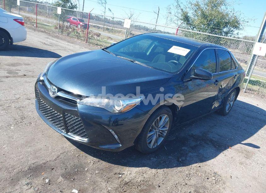 Photo 2 of 2017 Toyota Camry SE (VIN 4T1BF1FK3HU445970)