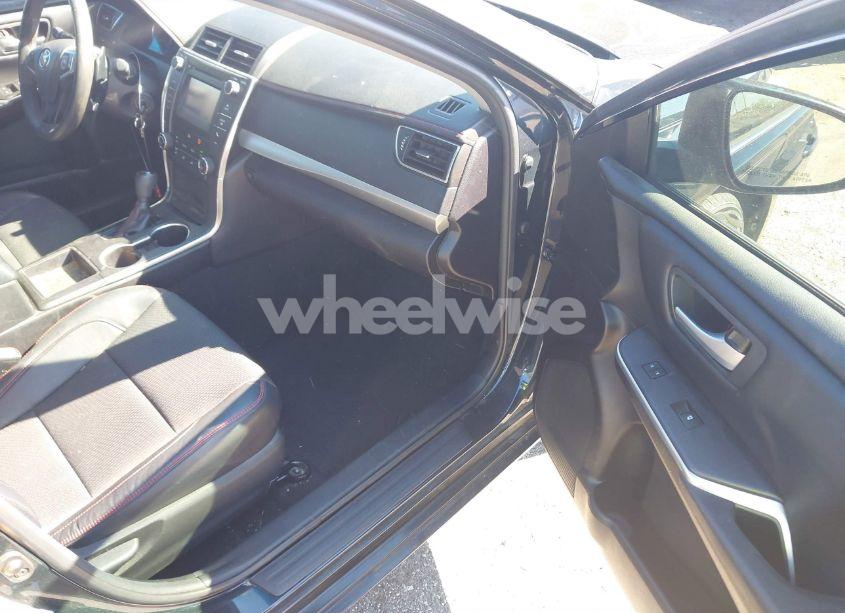 Photo 5 of 2017 Toyota Camry SE (VIN 4T1BF1FK3HU445970)