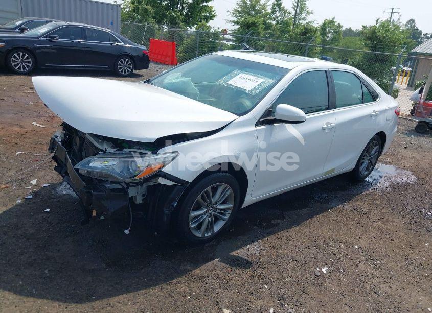 Photo 2 of 2017 Toyota Camry LE (VIN 4T1BF1FK3HU630245)