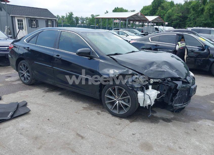 2017 Toyota Camry XSE (VIN 4T1BF1FK3HU638801) main photo