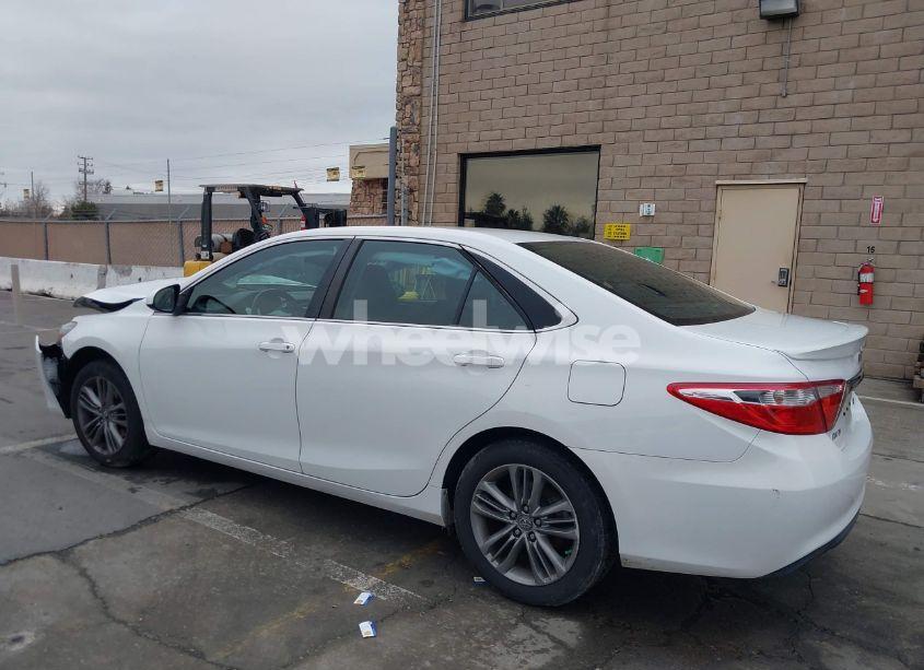 Photo 3 of 2017 Toyota Camry SE (VIN 4T1BF1FK3HU652701)
