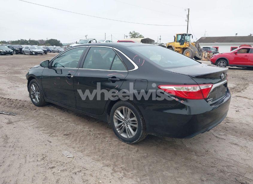 Photo 3 of 2017 Toyota Camry SE (VIN 4T1BF1FK3HU660653)