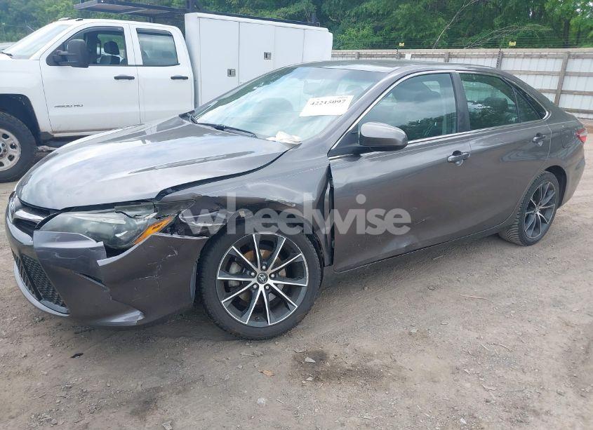 Photo 2 of 2017 Toyota Camry XSE (VIN 4T1BF1FK3HU676836)