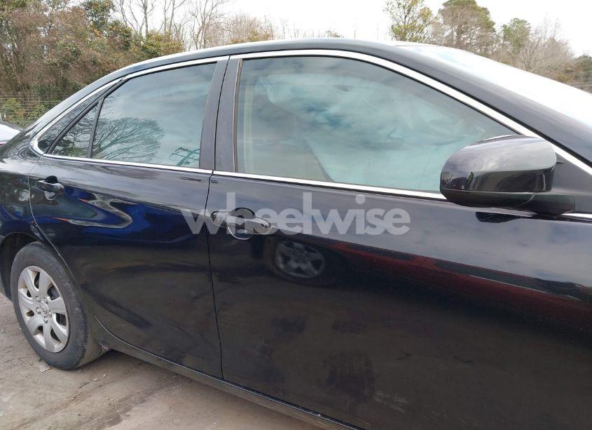 Photo 13 of 2017 Toyota Camry LE (VIN 4T1BF1FK3HU684127)