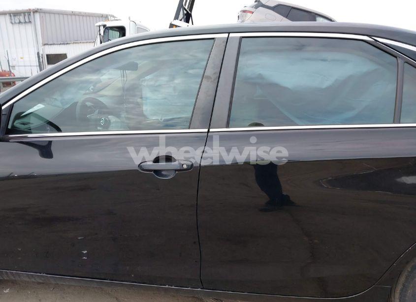 Photo 14 of 2017 Toyota Camry LE (VIN 4T1BF1FK3HU684127)