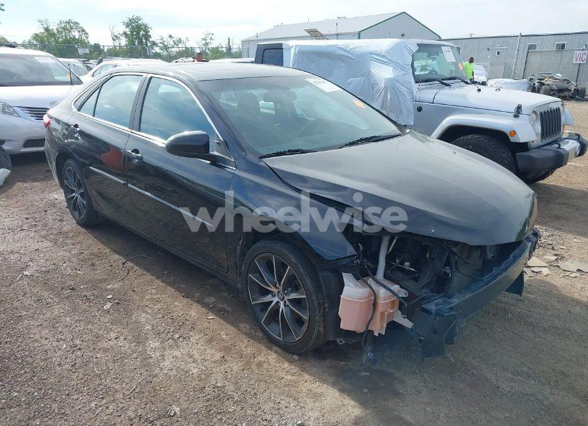 2017 Toyota Camry XSE (VIN 4T1BF1FK3HU696908) main photo