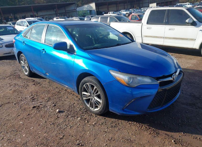 2017 Toyota Camry SE (VIN 4T1BF1FK3HU710452) main photo