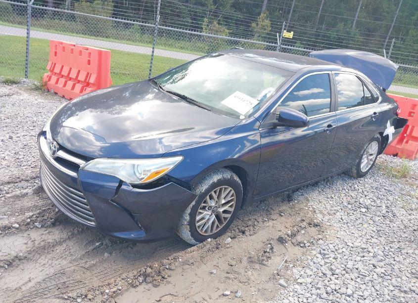 Photo 2 of 2017 Toyota Camry LE (VIN 4T1BF1FK3HU710788)