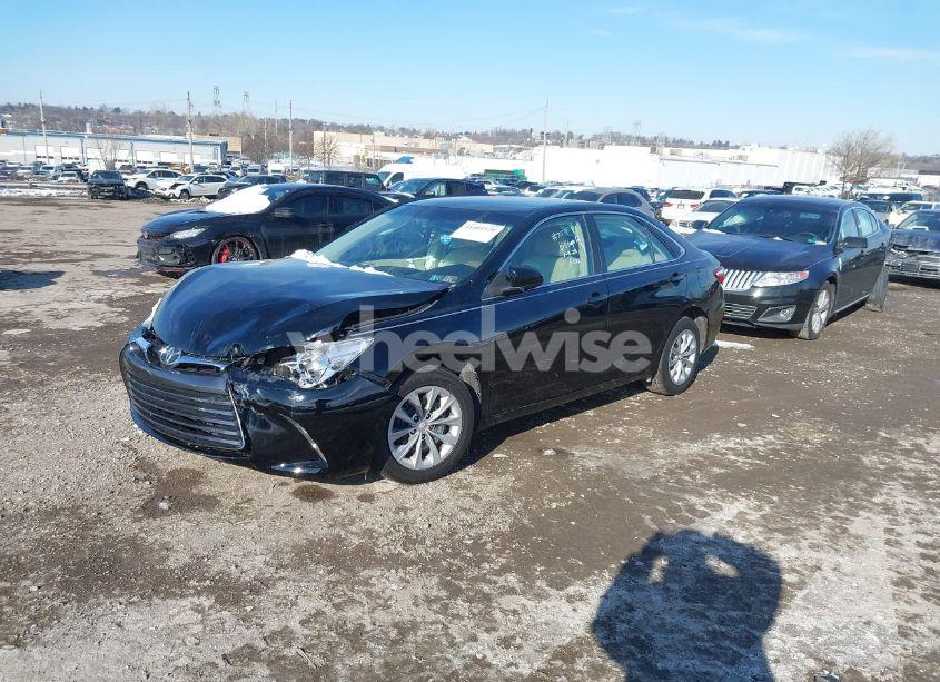 Photo 2 of 2017 Toyota Camry LE (VIN 4T1BF1FK3HU717532)