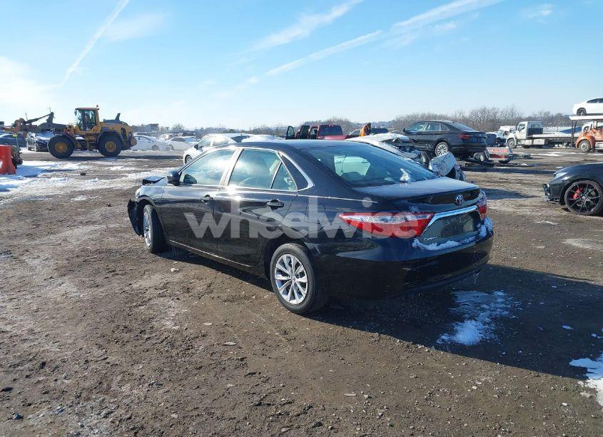 Photo 3 of 2017 Toyota Camry LE (VIN 4T1BF1FK3HU717532)