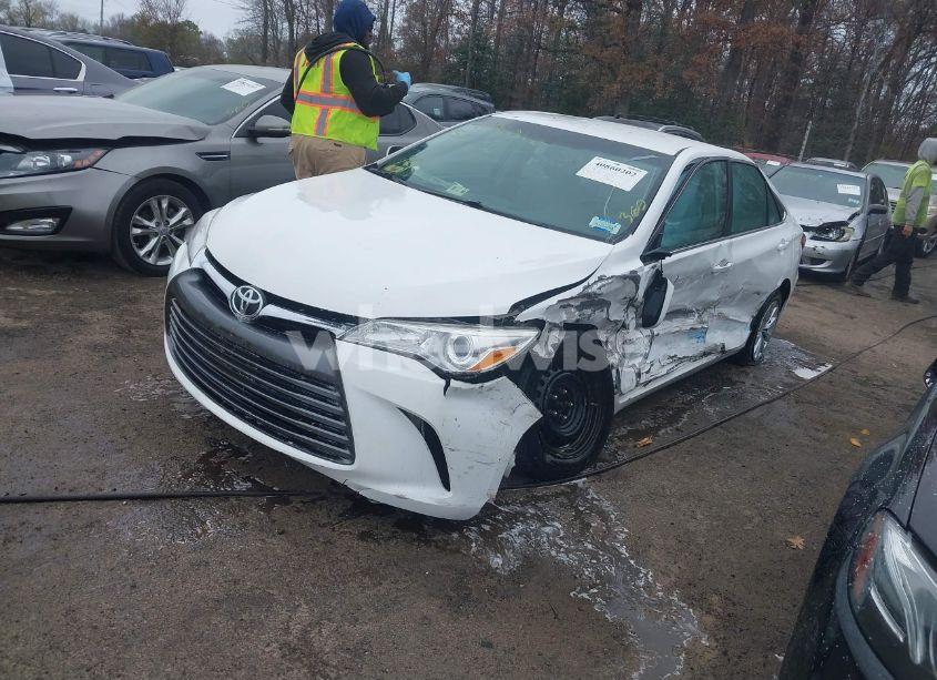 Photo 2 of 2017 Toyota Camry LE (VIN 4T1BF1FK3HU734718)