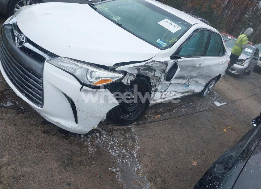 Photo 6 of 2017 Toyota Camry LE (VIN 4T1BF1FK3HU734718)