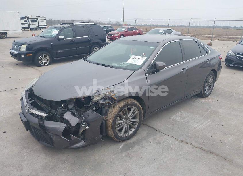 Photo 2 of 2017 Toyota Camry SE (VIN 4T1BF1FK3HU792408)