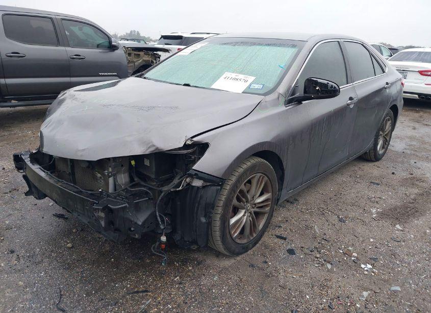 Photo 2 of 2017 Toyota Camry SE (VIN 4T1BF1FK3HU802368)