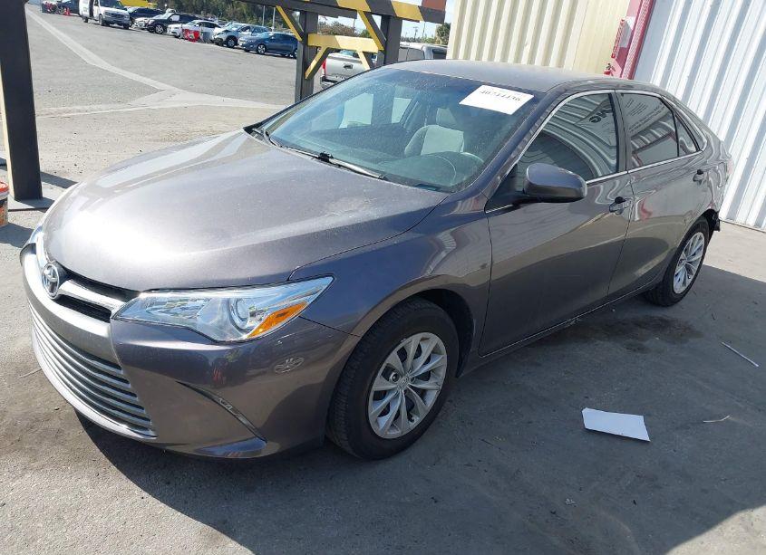 Photo 2 of 2017 Toyota Camry LE (VIN 4T1BF1FK3HU804220)
