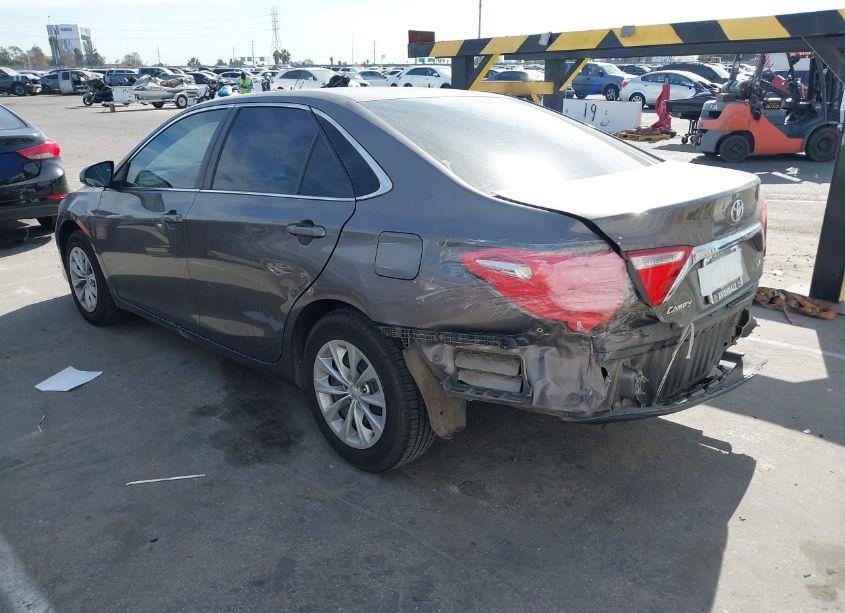 Photo 3 of 2017 Toyota Camry LE (VIN 4T1BF1FK3HU804220)