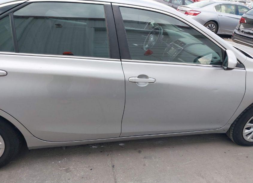 Photo 13 of 2017 Toyota Camry LE (VIN 4T1BF1FK3HU804864)