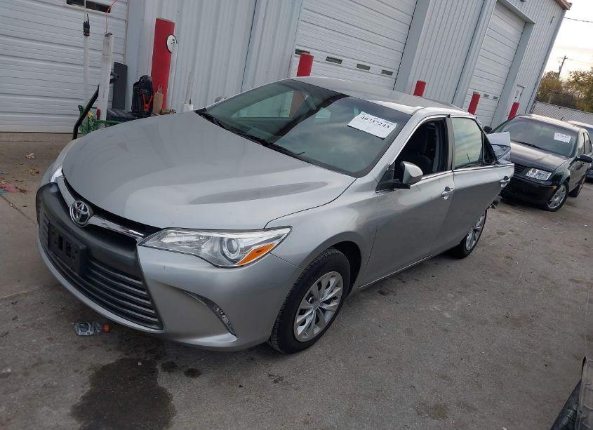 Photo 2 of 2017 Toyota Camry LE (VIN 4T1BF1FK3HU804864)