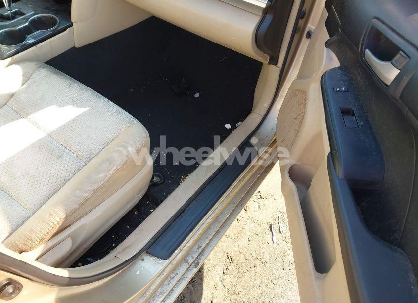 Photo 5 of 2012 Toyota Camry LE (VIN 4T1BF1FK4CU035509)