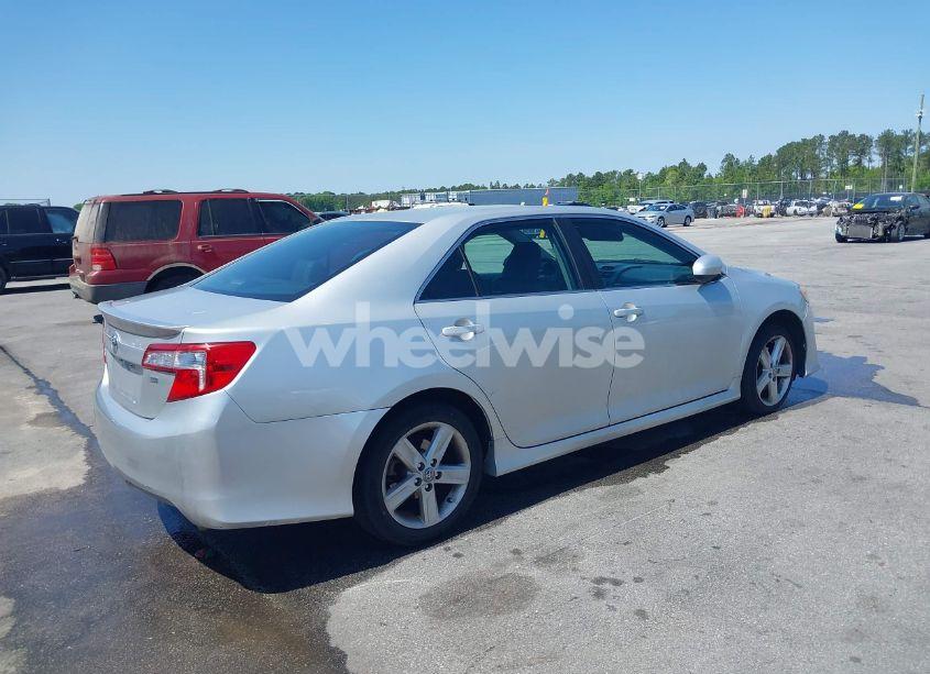 Photo 4 of 2012 Toyota Camry SE (VIN 4T1BF1FK4CU061477)