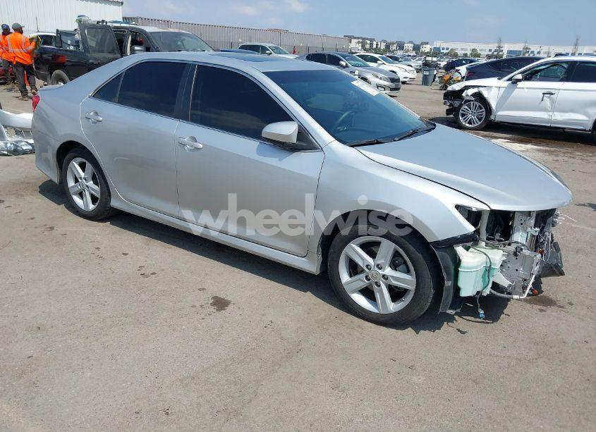 2012 Toyota Camry SE (VIN 4T1BF1FK4CU068588) main photo