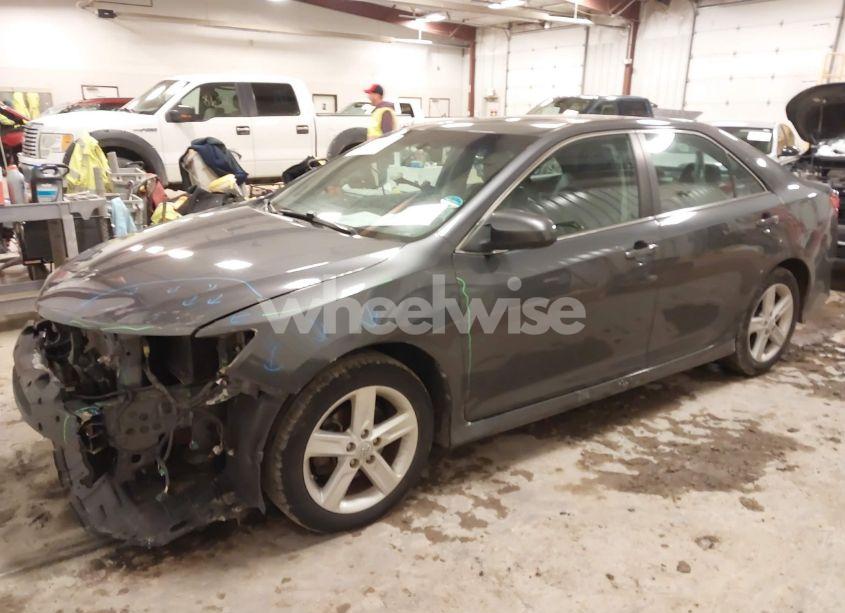 Photo 2 of 2012 Toyota Camry SE (VIN 4T1BF1FK4CU096326)