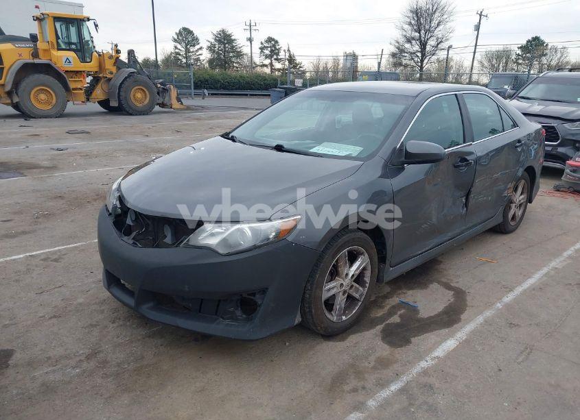 Photo 2 of 2012 Toyota Camry SE (VIN 4T1BF1FK4CU194062)