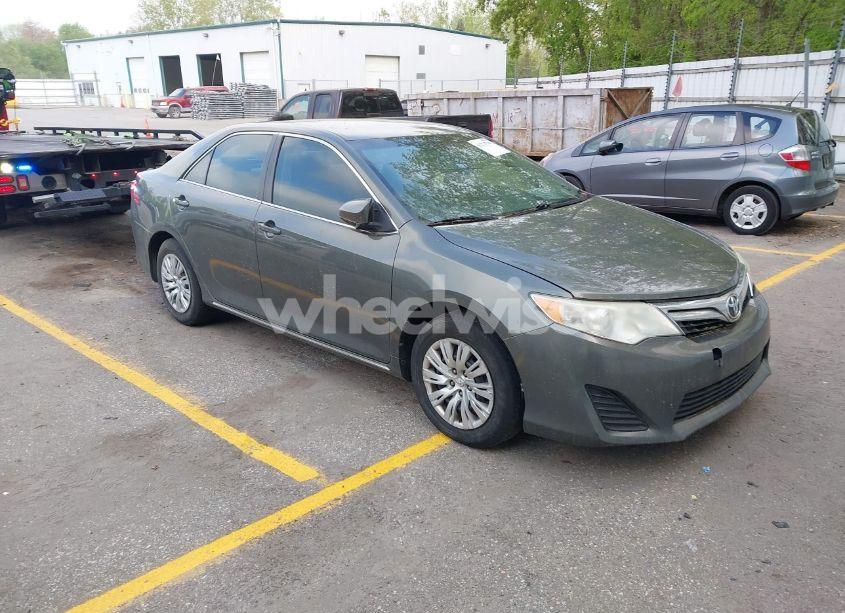 2012 Toyota Camry LE (VIN 4T1BF1FK4CU530650) main photo