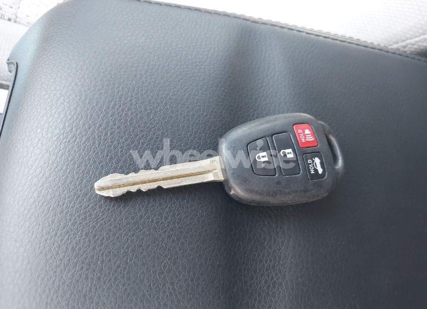 Photo 11 of 2013 Toyota Camry XLE (VIN 4T1BF1FK4DU211198)