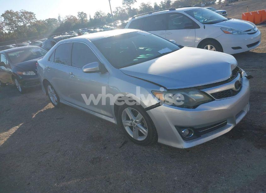 2013 Toyota Camry SE (VIN 4T1BF1FK4DU234187) main photo