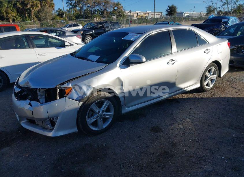 Photo 2 of 2013 Toyota Camry SE (VIN 4T1BF1FK4DU234187)