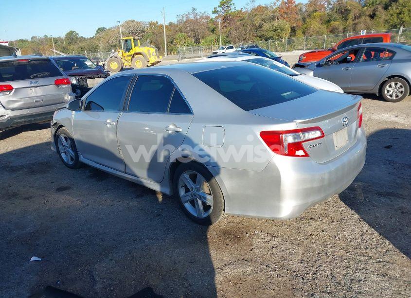 Photo 3 of 2013 Toyota Camry SE (VIN 4T1BF1FK4DU234187)