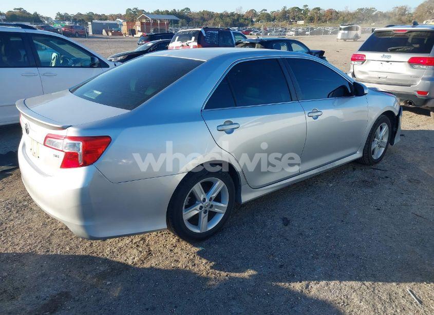 Photo 4 of 2013 Toyota Camry SE (VIN 4T1BF1FK4DU234187)