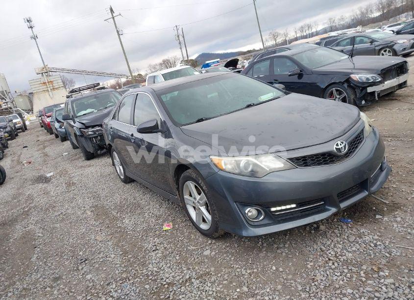 2013 Toyota Camry SE (VIN 4T1BF1FK4DU241527) main photo