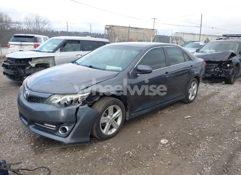 Photo 2 of 2013 Toyota Camry SE (VIN 4T1BF1FK4DU241527)