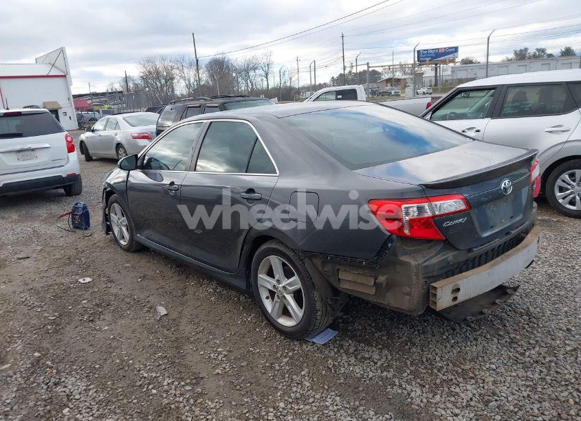 Photo 3 of 2013 Toyota Camry SE (VIN 4T1BF1FK4DU241527)