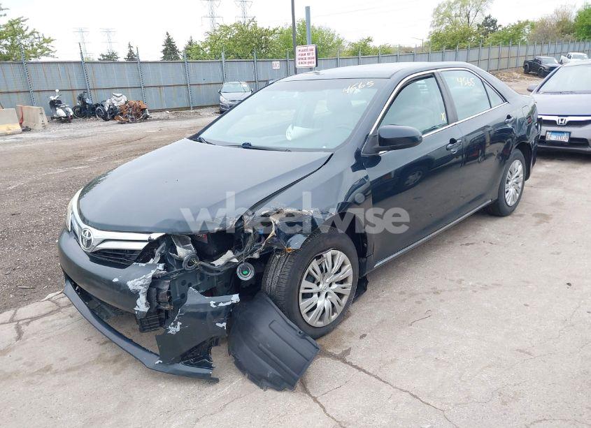 Photo 2 of 2013 Toyota Camry LE (VIN 4T1BF1FK4DU254083)