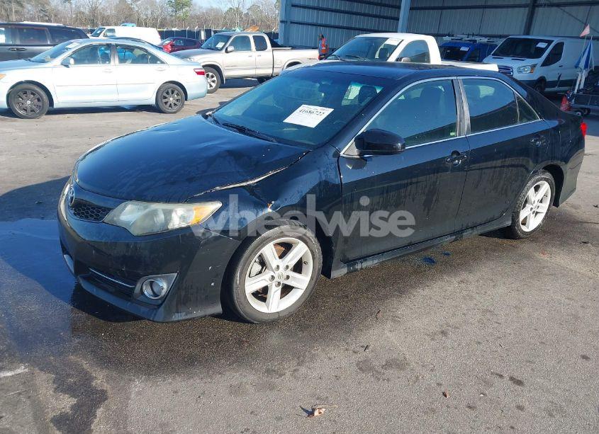Photo 2 of 2013 Toyota Camry SE (VIN 4T1BF1FK4DU277735)