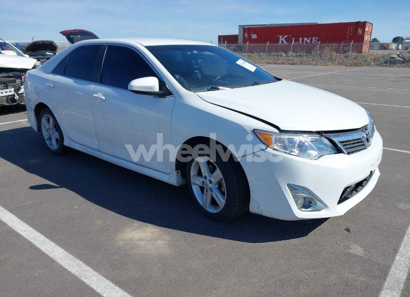 2013 Toyota Camry SE (VIN 4T1BF1FK4DU288007) main photo