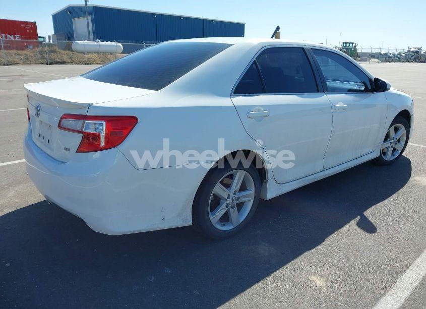 Photo 4 of 2013 Toyota Camry SE (VIN 4T1BF1FK4DU288007)